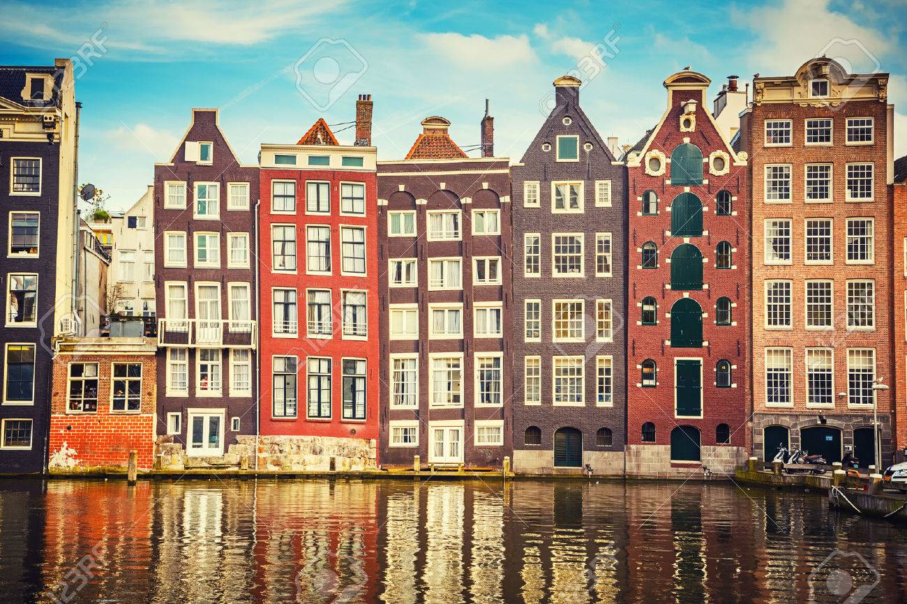 アムステルダム オランダの伝統的な古い建物 の写真素材 画像素材 Image
