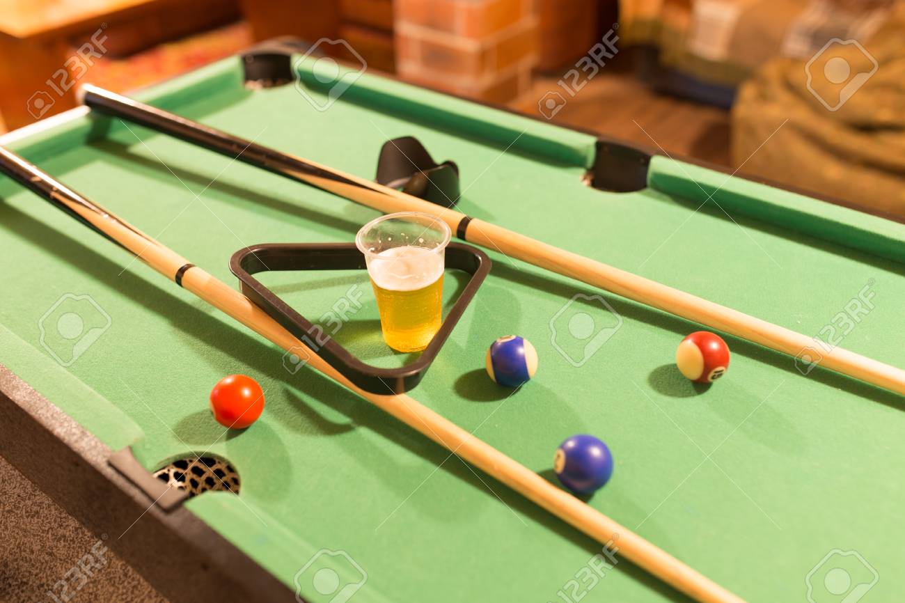 ボールとキュービリヤードとボードゲーム の写真素材 画像素材 Image