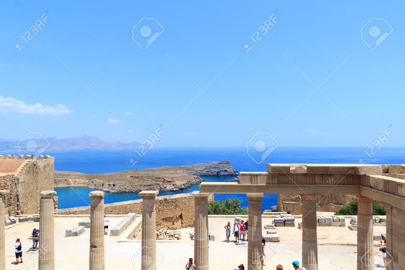 ギリシャ ロードス島のリンドス アクロポリスの列 の写真素材 画像素材 Image ギリシャ ロードス島のリンドス アクロポリスの列 の写真素材 画像素材 Image