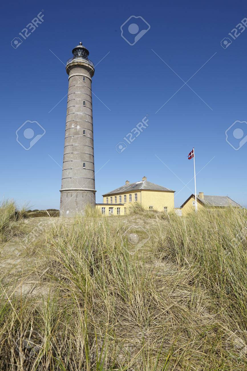 北海 スカゲラク海峡とカテガット海峡 バルト海 の交差点の灯台スカーゲン デンマーク 北ユトランド半島 の近く 灰色の塔と呼ばれる グレーネンは第 2 最も高いデンマーク灯台 の写真素材 画像素材 Image