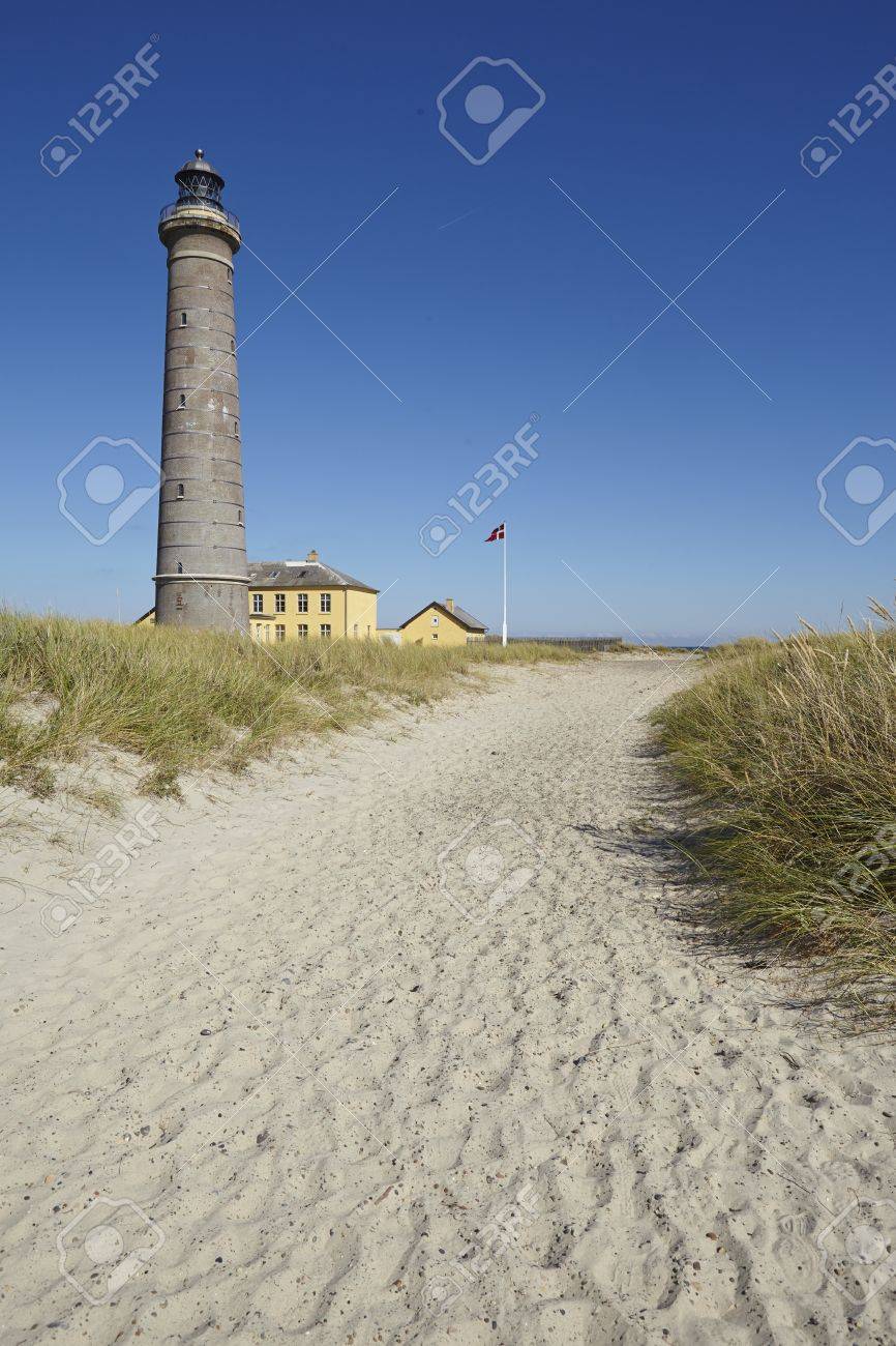 北海 スカゲラク海峡とカテガット海峡 バルト海 の交差点の灯台スカーゲン デンマーク 北ユトランド半島 の近く 灰色の塔と呼ばれる グレーネンは第 2 最も高いデンマーク灯台 の写真素材 画像素材 Image