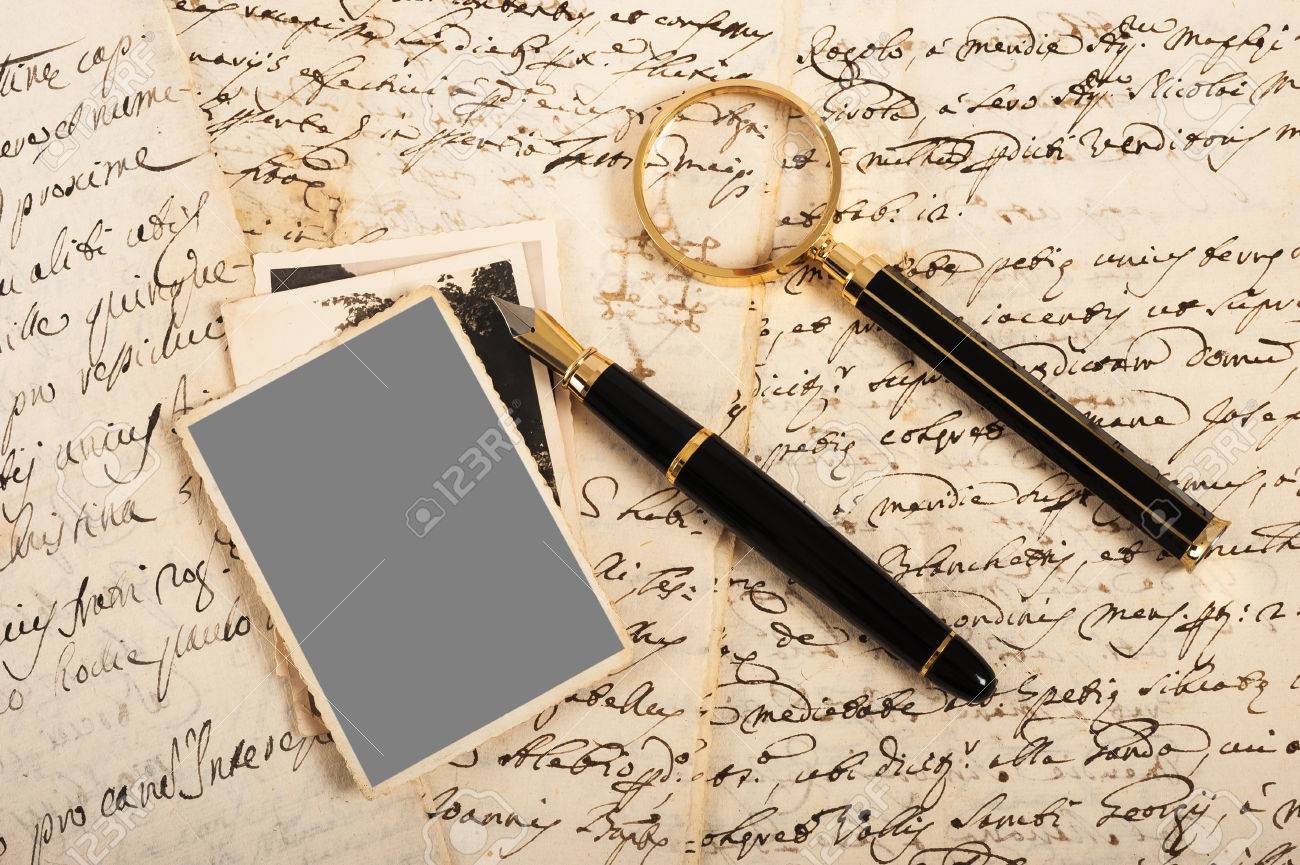 絵や手紙万年筆と虫眼鏡 の写真素材 画像素材 Image