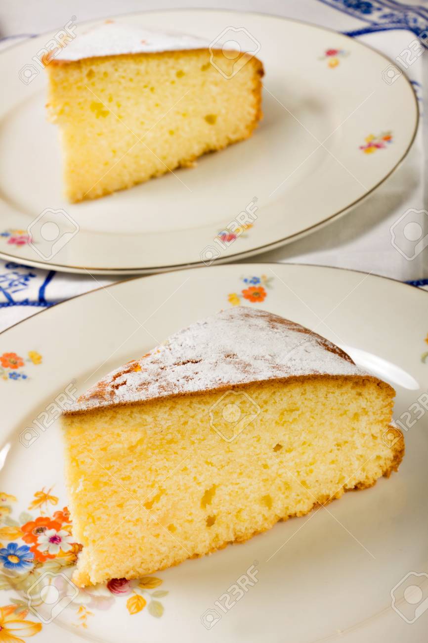 Deux Tranches De Gateau Oflmon Un Tres Bon Dejeuner Le Matin Banque D Images Et Photos Libres De Droits Image 1872