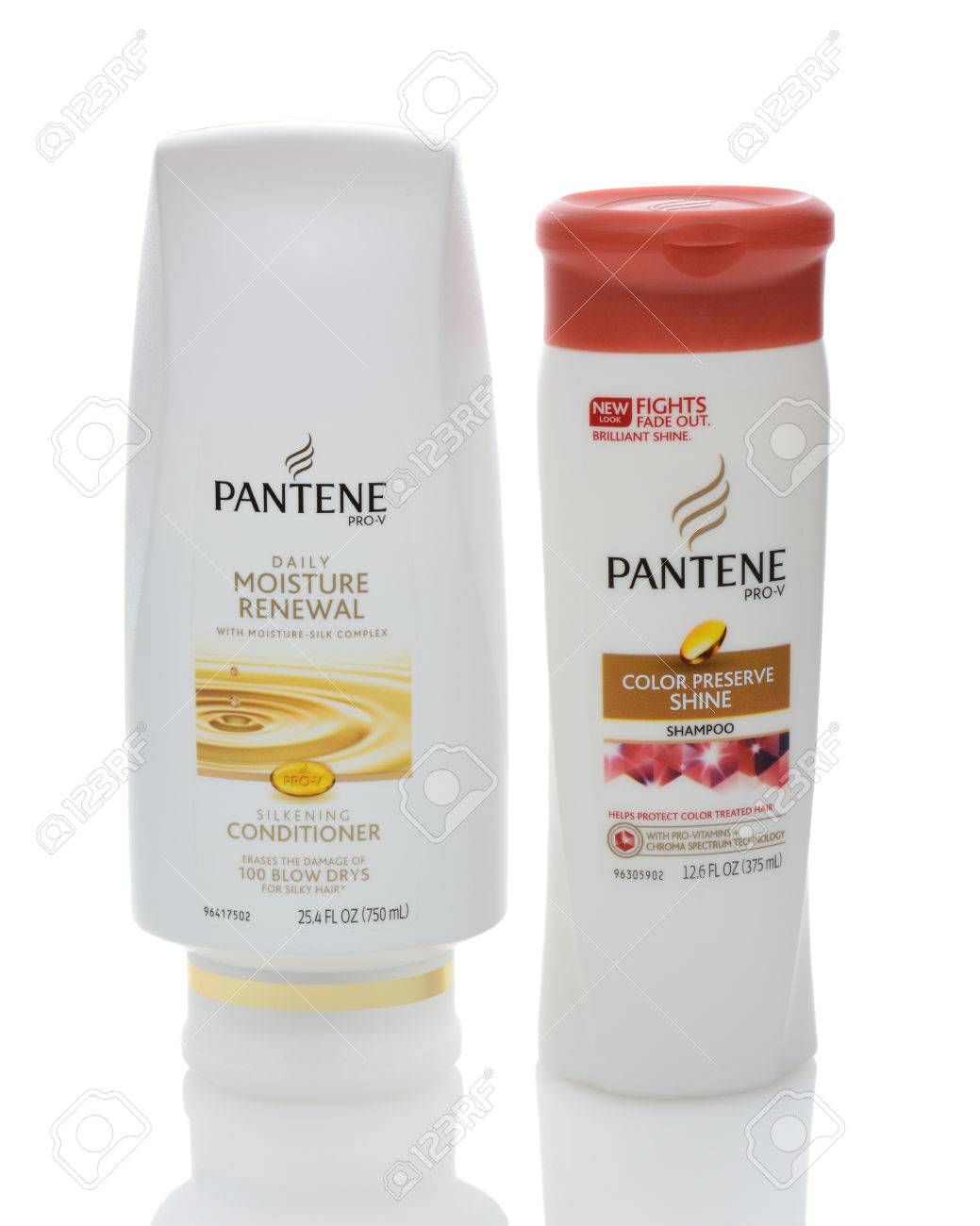 IRVINE, CA - DECEMBER 12, 2014: Two bottles of Pantene Hair Care Products. Introduced in Europe in 1947 by Hoffmann-La Roche of Switzerland, the name based on panthenol as a shampoo ingredient. - 35313086 IRVINE, CA - DECEMBER 12, 2014: Two bottles of Pantene Hair Care Products. Introduced in Europe in 1947 by Hoffmann-La Roche of Switzerland, the name based on panthenol as a shampoo ingredient. - 35313086