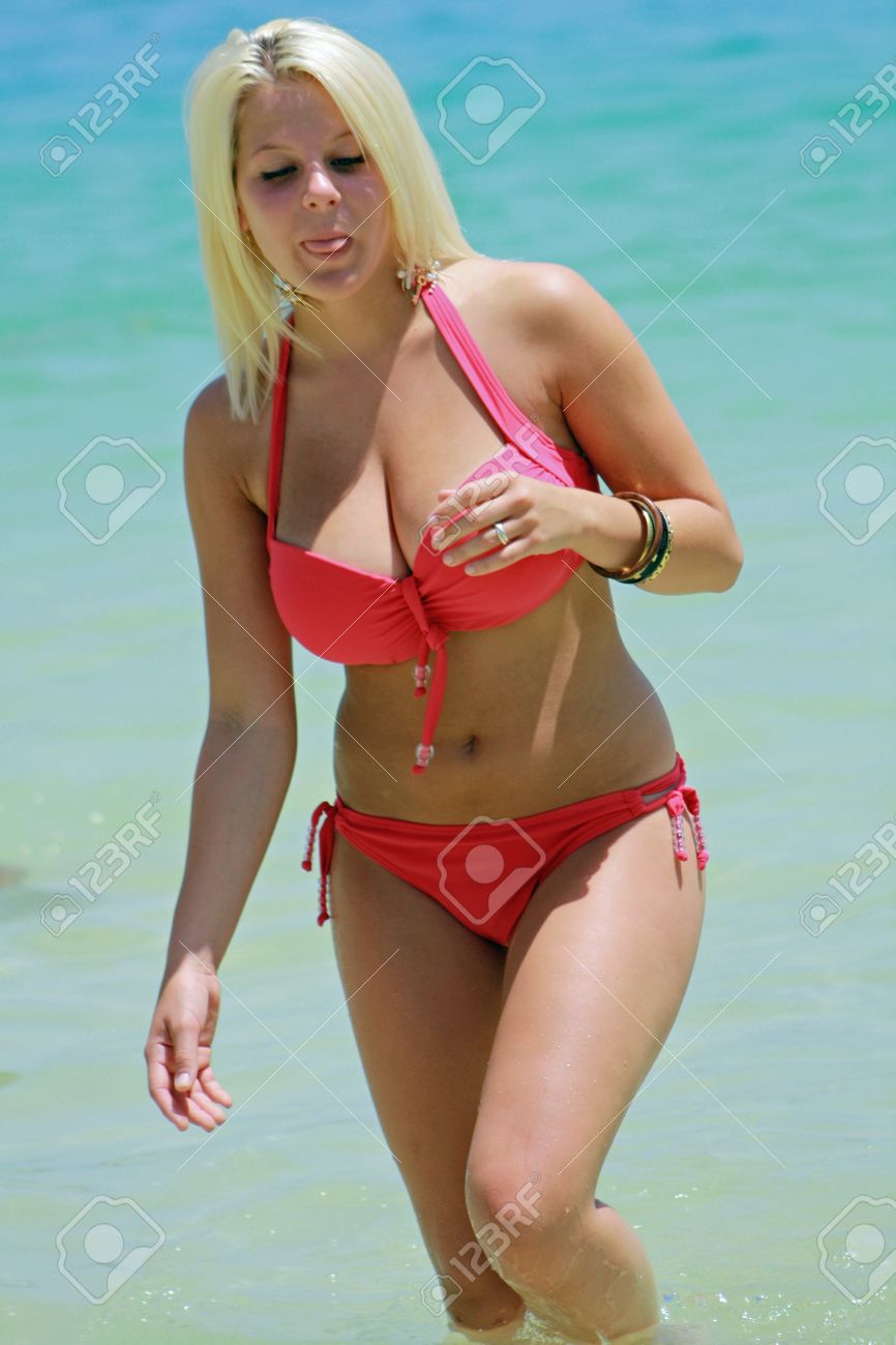Chica Bikini RojoGran Chica CanariaEspaña RojoGran CanariaEspaña En En Bikini j534LAR