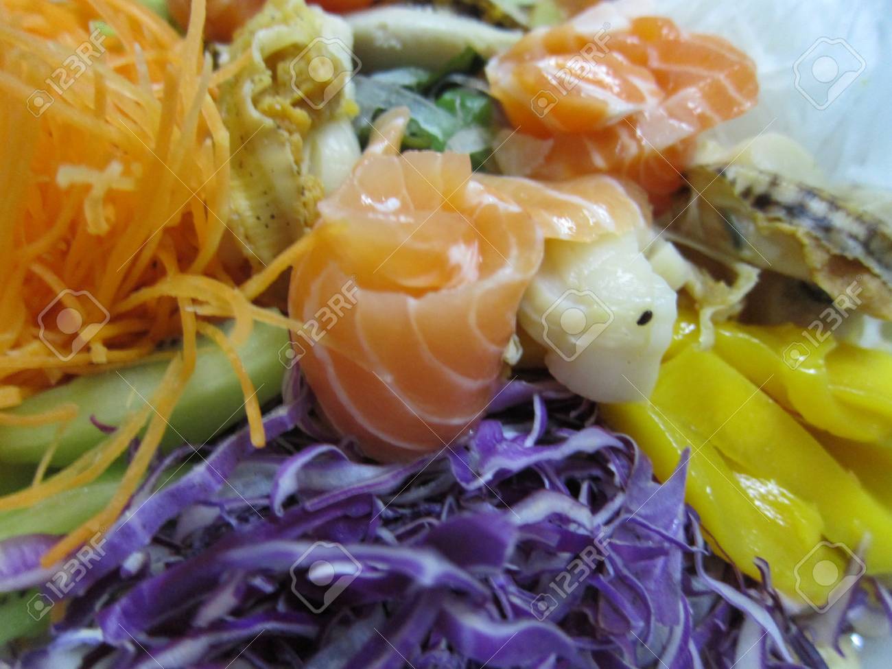 Салат из сырой рыбы Yee Sang на Новый год рекомендации Салат из сырой рыбы Yee Sang на Новый год рекомендации
