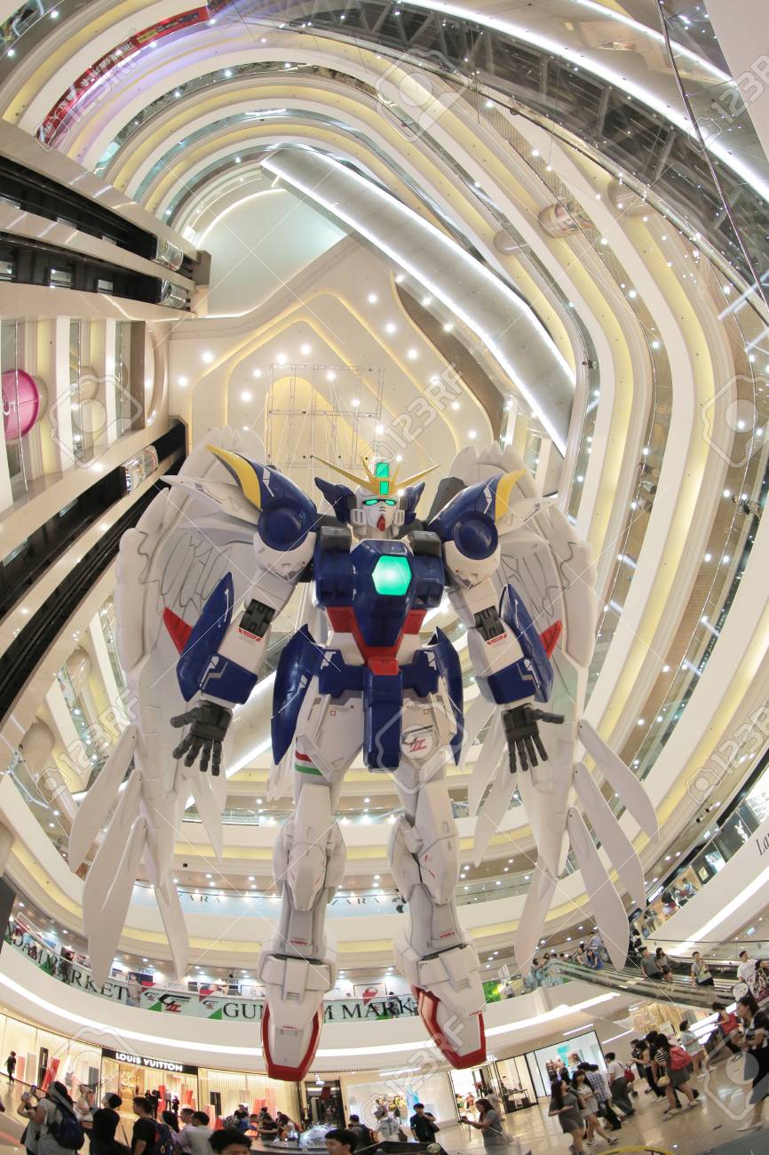 ガンダム立像はロボット アクション アニメ シリーズ香港です の写真素材 画像素材 Image