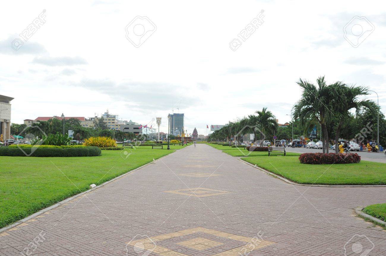 Cambodia landscape of “Independent Monument Park†in Phnom Penh. - 10669867 Cambodia landscape of “Independent Monument Park†in Phnom Penh. - 10669867