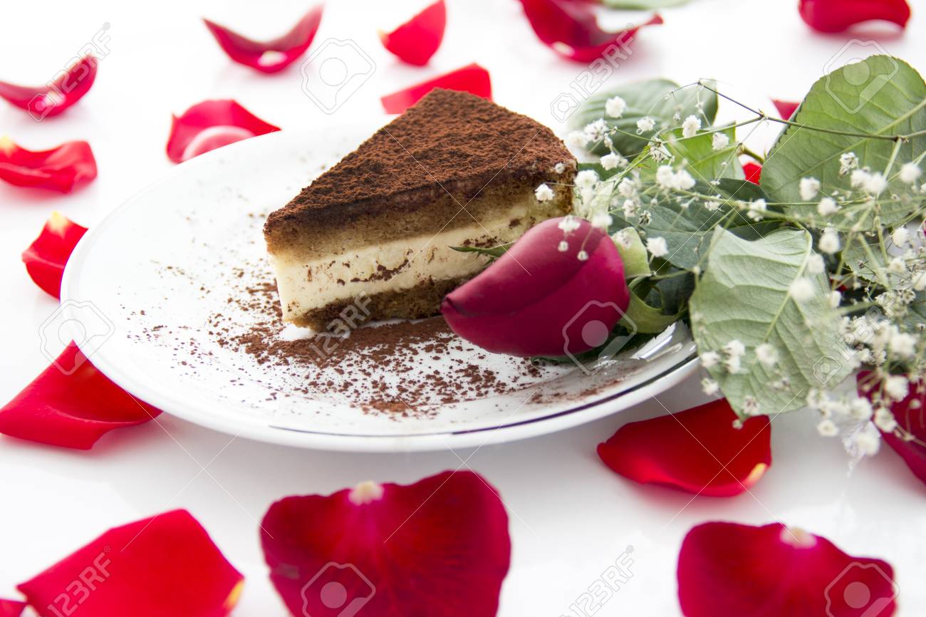 68261458-g%C3%A2teau-au-cacao-parmi-les-