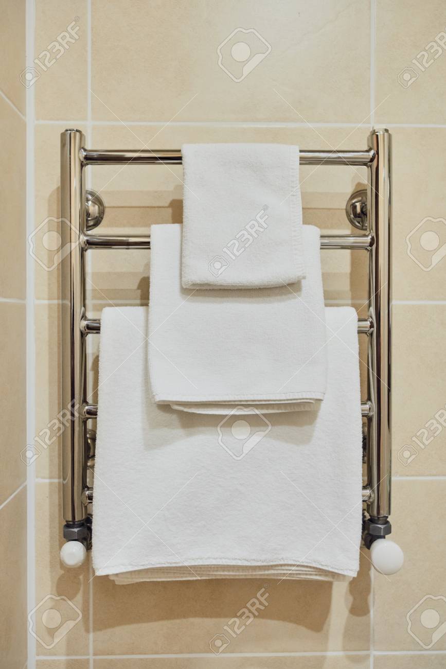 タオルウォーマー の写真素材 画像素材 Image