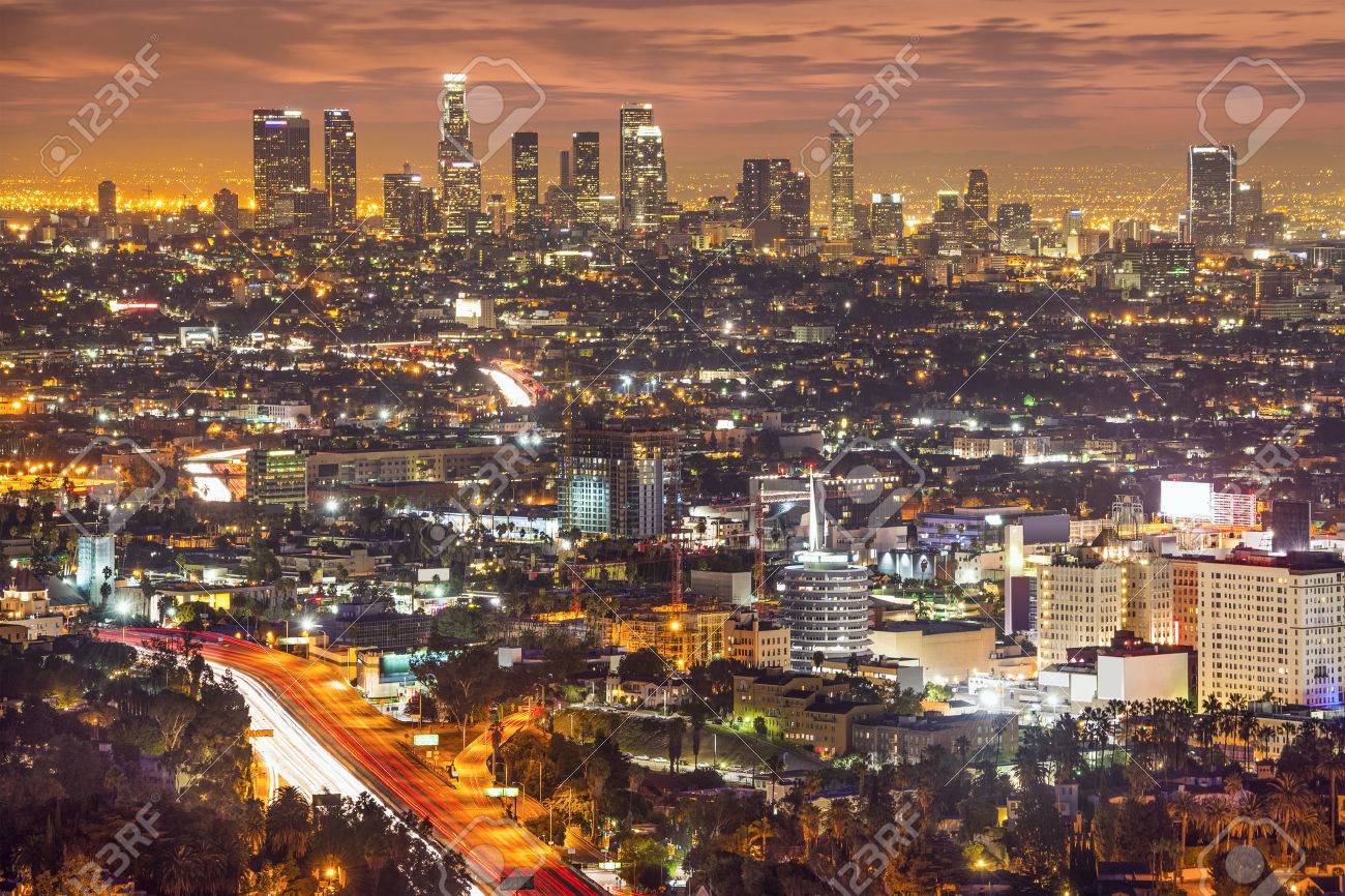 夜のロサンゼルス カリフォルニア州のダウンタウンのスカイライン の写真素材 画像素材 Image 夜のロサンゼルス カリフォルニア州のダウンタウンのスカイライン の写真素材 画像素材 Image