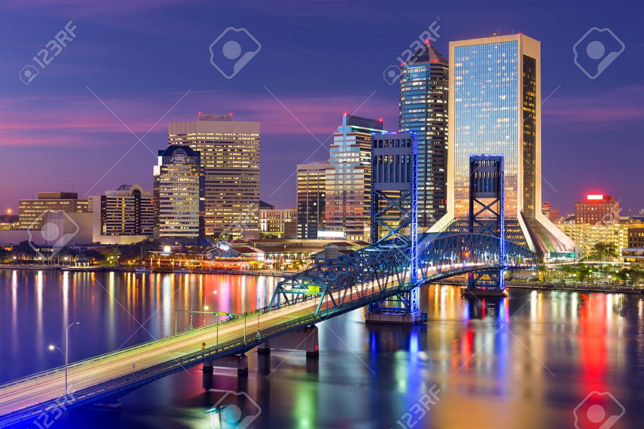 米国 フロリダ州ジャクソンビルのダウンタウン市のスカイライン の写真素材 画像素材 Image 37689657