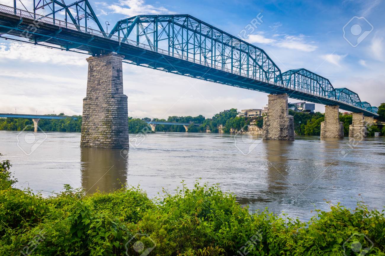 Chattanooga, Tennessee, USA At Coolidge Park And Walnut Street Pedestrian  Bridge. Stock Photo, Picture and Royalty Free Image. Image 79422140., image size:1300x867