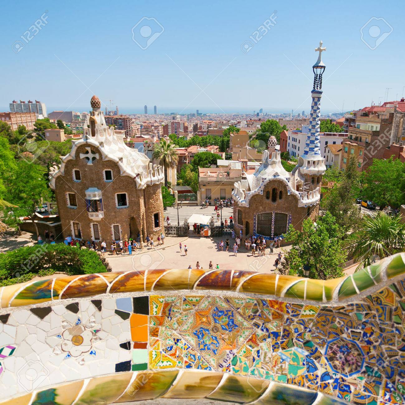 夏の日のバルセロナ スペインのガウディ建築家によってグエル公園 の写真素材 画像素材 Image 夏の日のバルセロナ スペインのガウディ建築家によってグエル公園 の写真素材 画像素材 Image