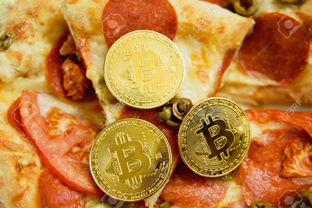 Bitcoin Pizza Day 22 De Mayo. Vacaciones De La Criptocomunidad. 2 Pizzas Por  Un Precio De 10000 Bitcoins. Índice De Pizza Fotos, retratos, imágenes y  fotografía de archivo libres de derecho. Image 141784862