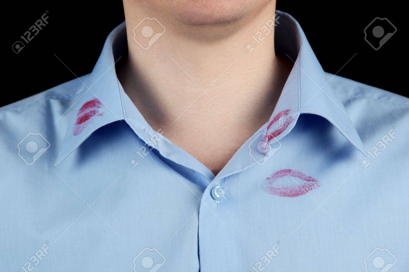 Lápiz Labial Beso En El Cuello De La Camisa De Hombre Lápiz Labial Beso En El Cuello De La Camisa Del Hombre, En