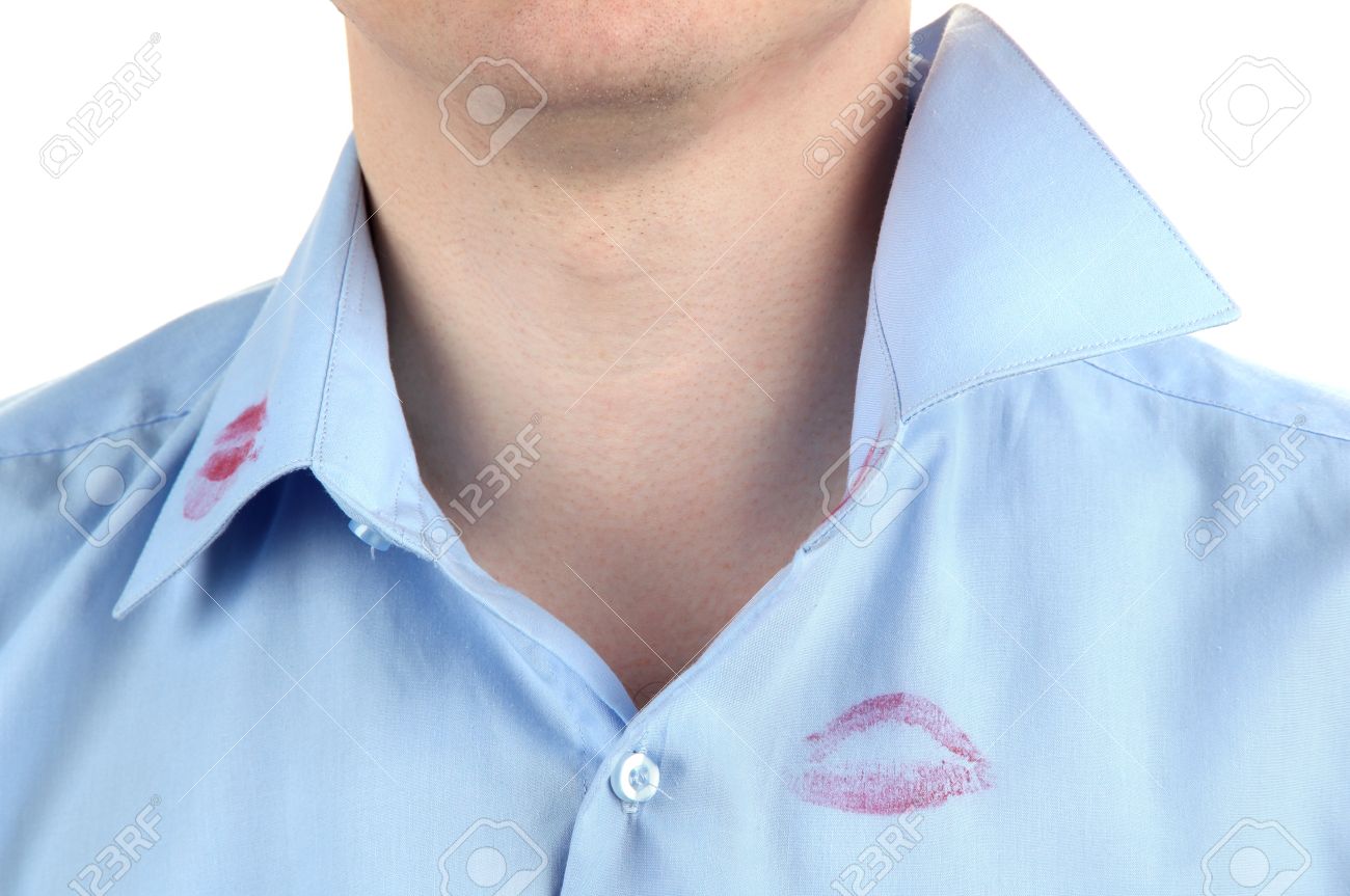 Lápiz Labial Beso En El Cuello De La Camisa De Hombre Lápiz Labial Beso En El Cuello De La Camisa Del Hombre, En