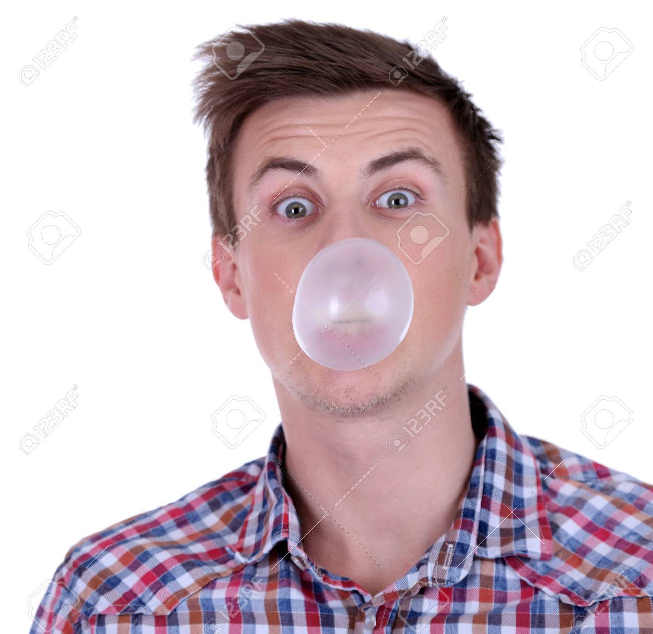 Junger Mann Bläst Kaugummi Isoliert Auf Weiß Lizenzfreie Fotos, Bilder Und  Stock Fotografie. Image 26397031.