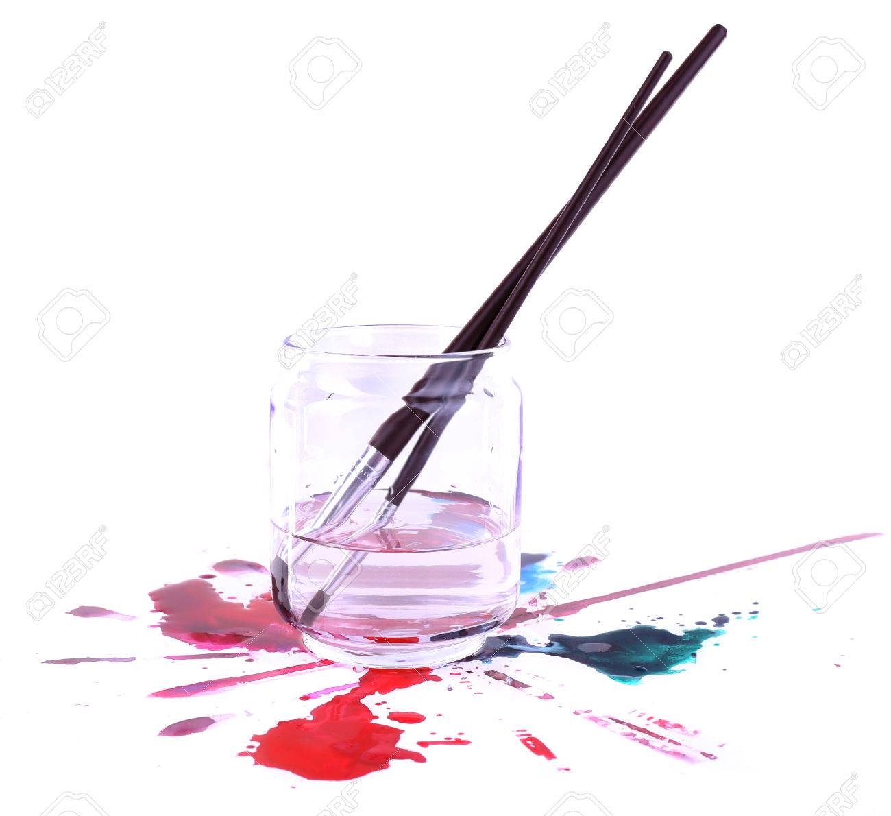Pinsel In Glas Mit Wasser Und Verschuttete Farben Isoliert Auf Weiss Lizenzfreie Fotos Bilder Und Stock Fotografie Image 40468702