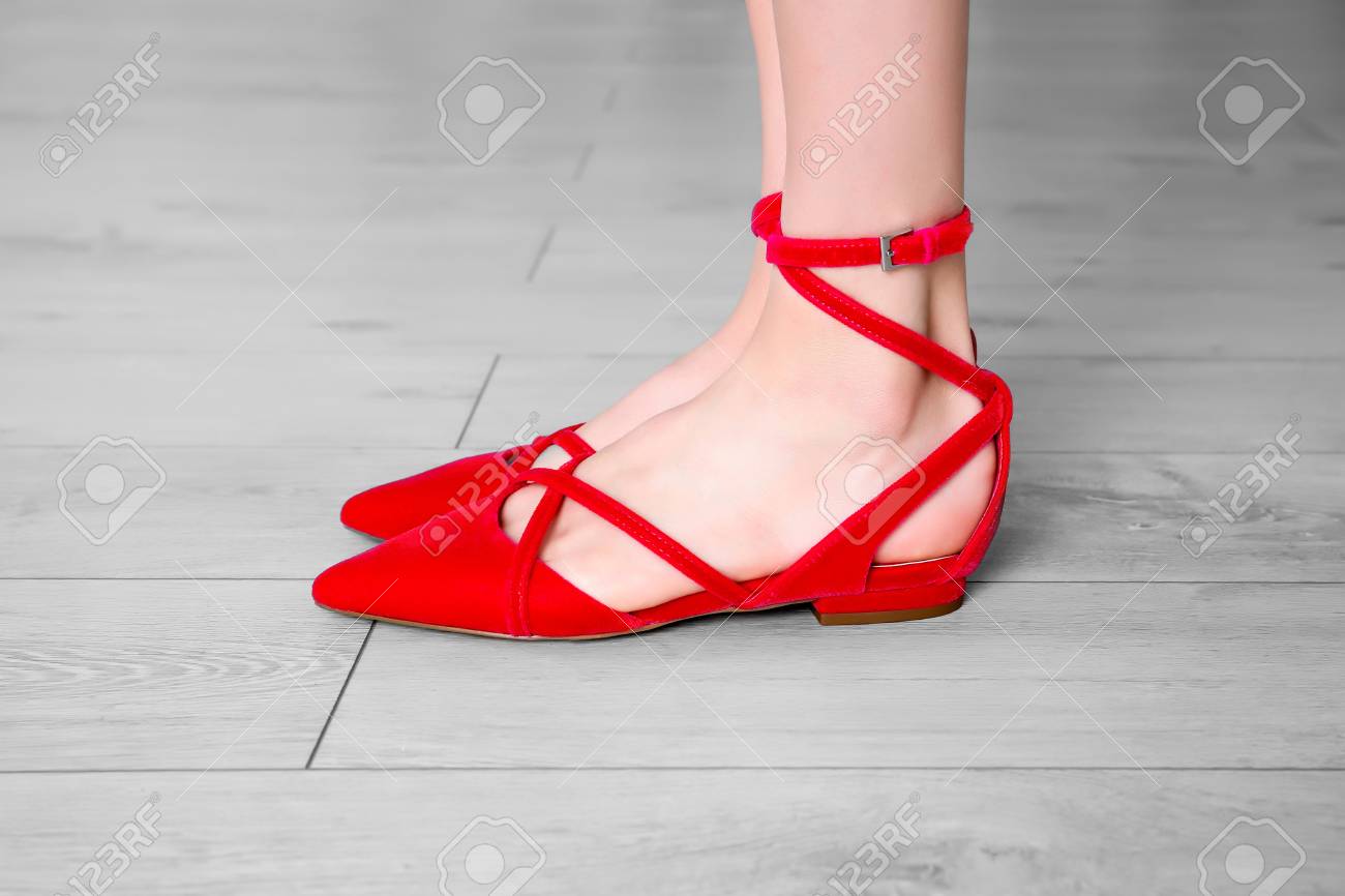 stylish flat shoes