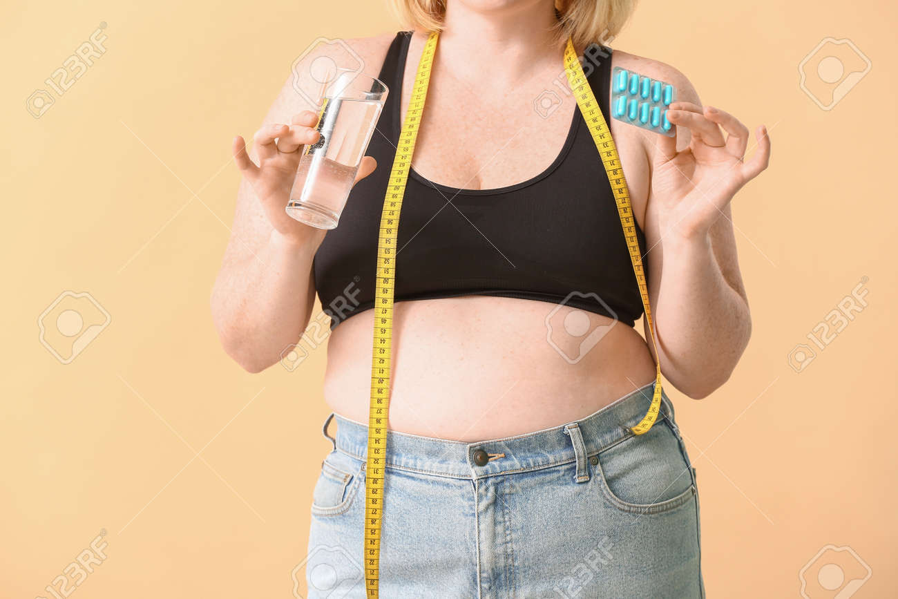 Стройный и полный человек. Полная и стройная девушка. Контрастное похудение. Девушка с сантиметром. Для похудения.