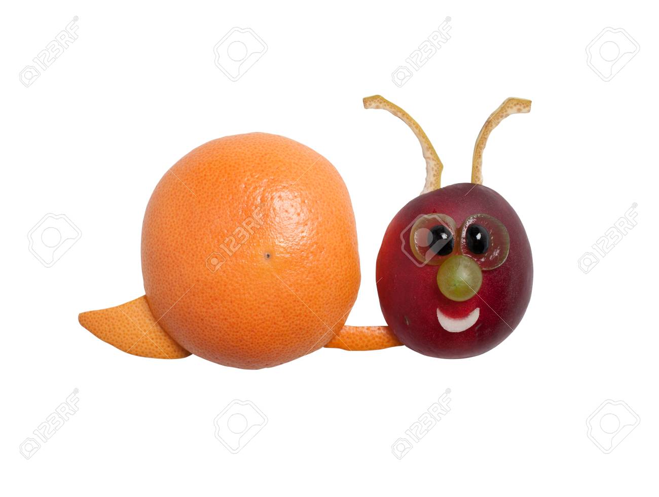 オレンジと桃で作られた面白いカタツムリ の写真素材 画像素材 Image 90392775