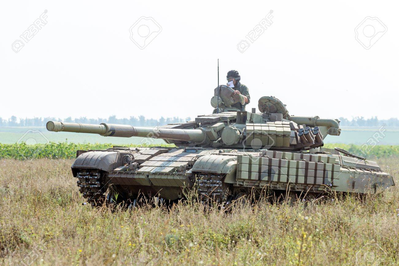 ハリコフ ウクライナ 16 年 8 月 12 日 主力戦車の射撃場で の写真素材 画像素材 Image ハリコフ ウクライナ 16 年 8 月 12 日 主力戦車の射撃場で の写真素材 画像素材 Image