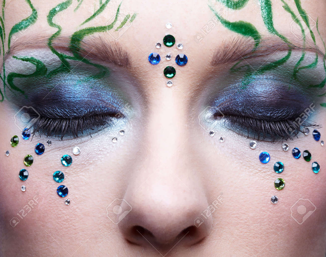 portrait of beautiful girl with bodyart of algae - 8039108 portrait of beautiful girl with bodyart of algae - 8039108