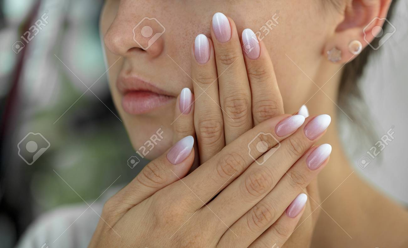 french nails ombre