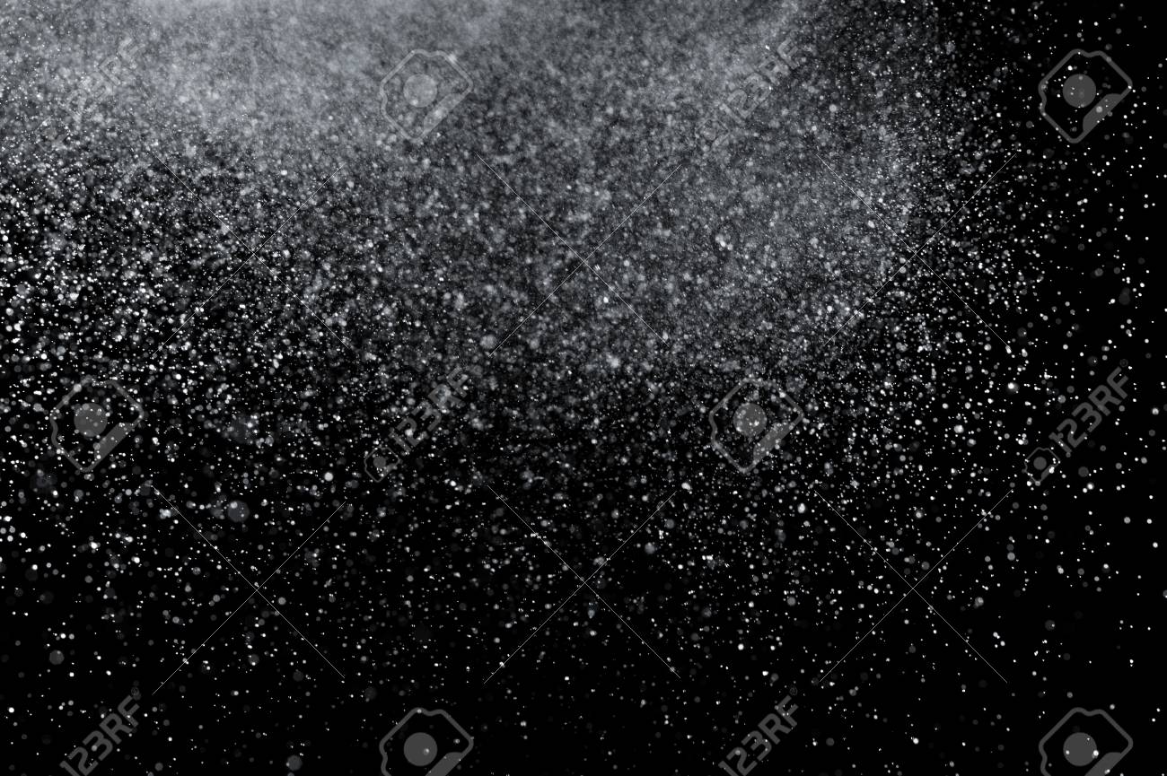 黒の背景に水の抽象的な水しぶき の写真素材 画像素材 Image