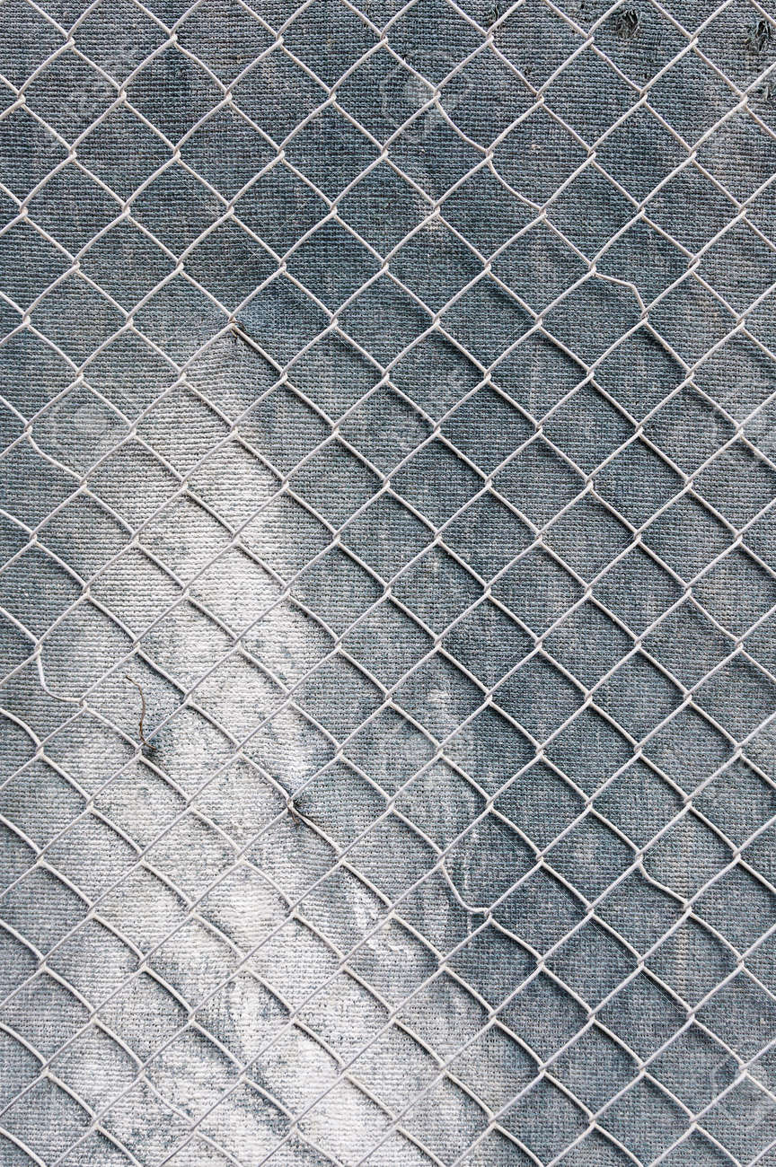 金属の格子壁 金属製の壁の鉄格子 保護およびセキュリティで保護された人の詳細 の写真素材 画像素材 Image