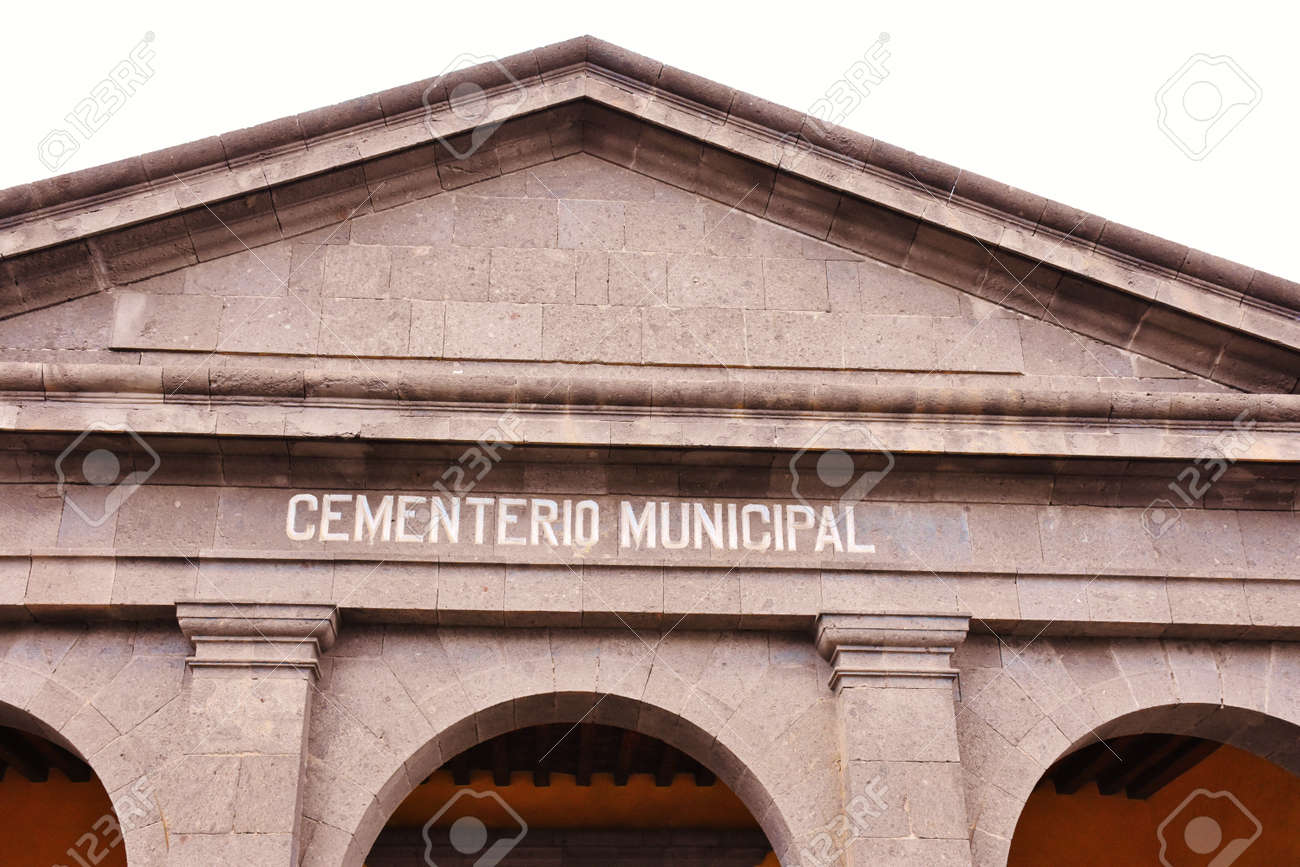 Cemetery of Las Palmas de Gran Canaria. February 2018 - 98328489 Cemetery of Las Palmas de Gran Canaria. February 2018 - 98328489