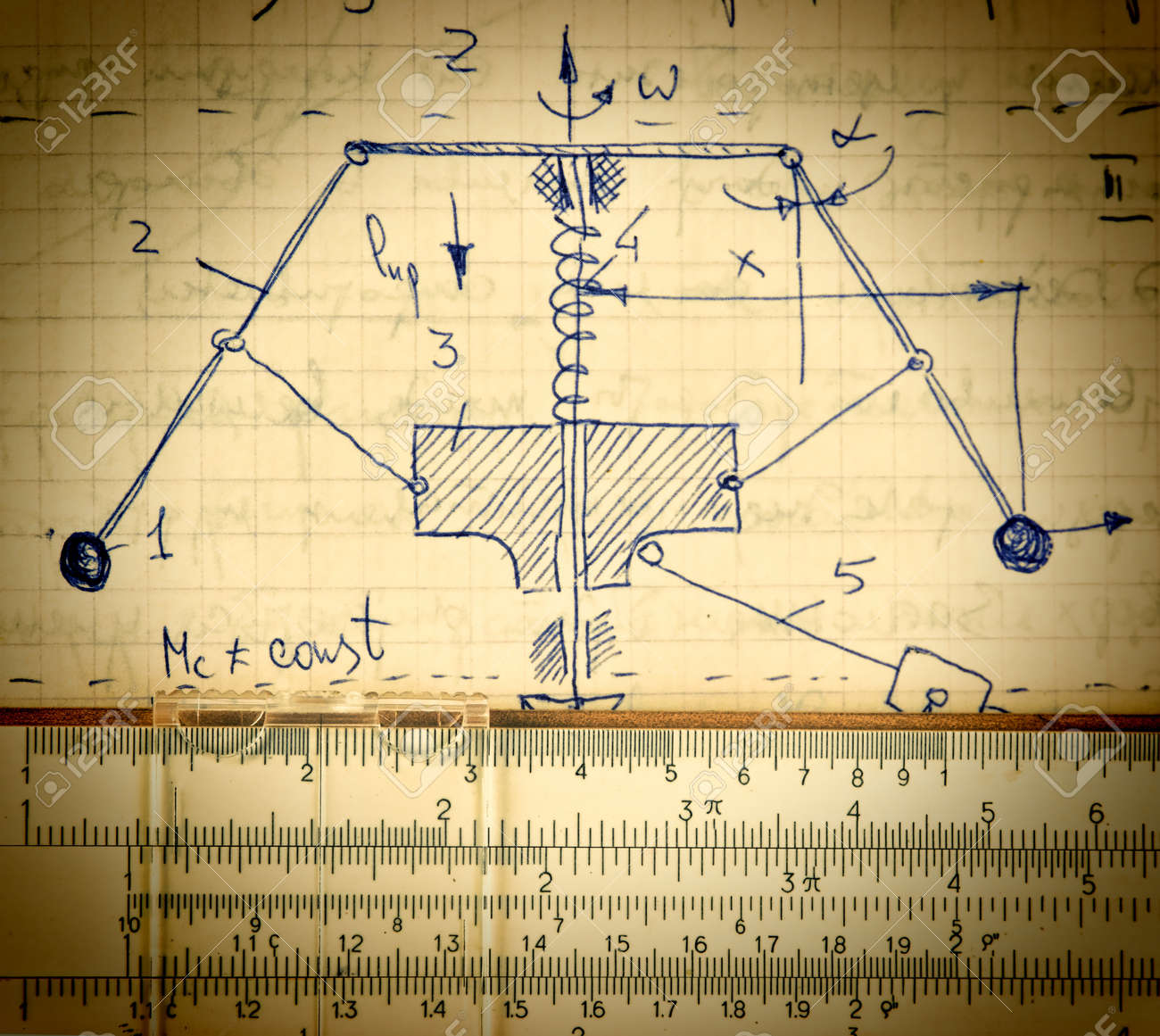 Page De Vieux Papier Avec Le Calcul De La Mécanique Théorique Et Règle à Calcul - 
