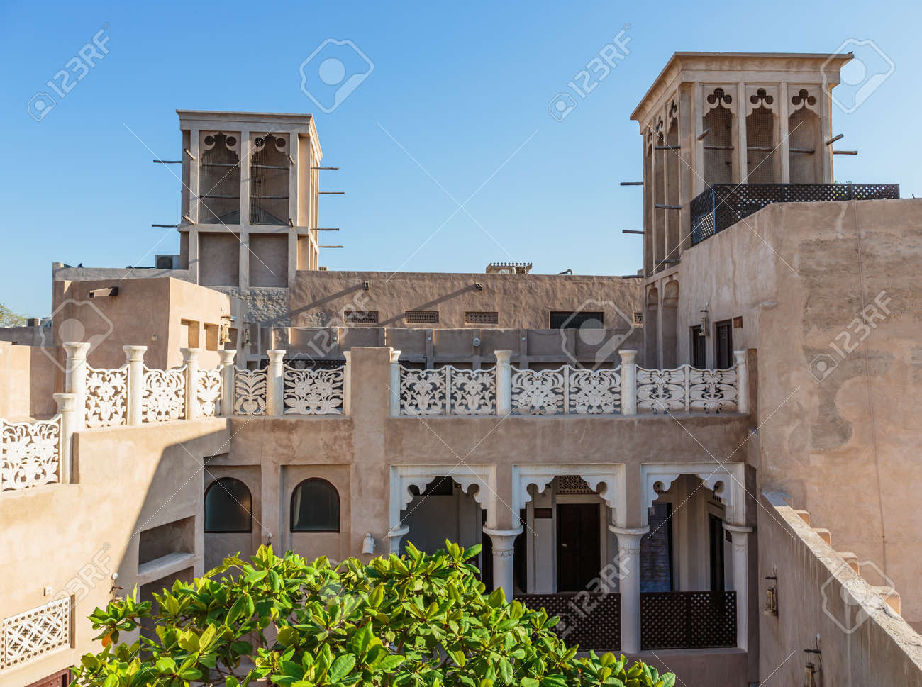 etiam-dictum-ipsum-a-felis