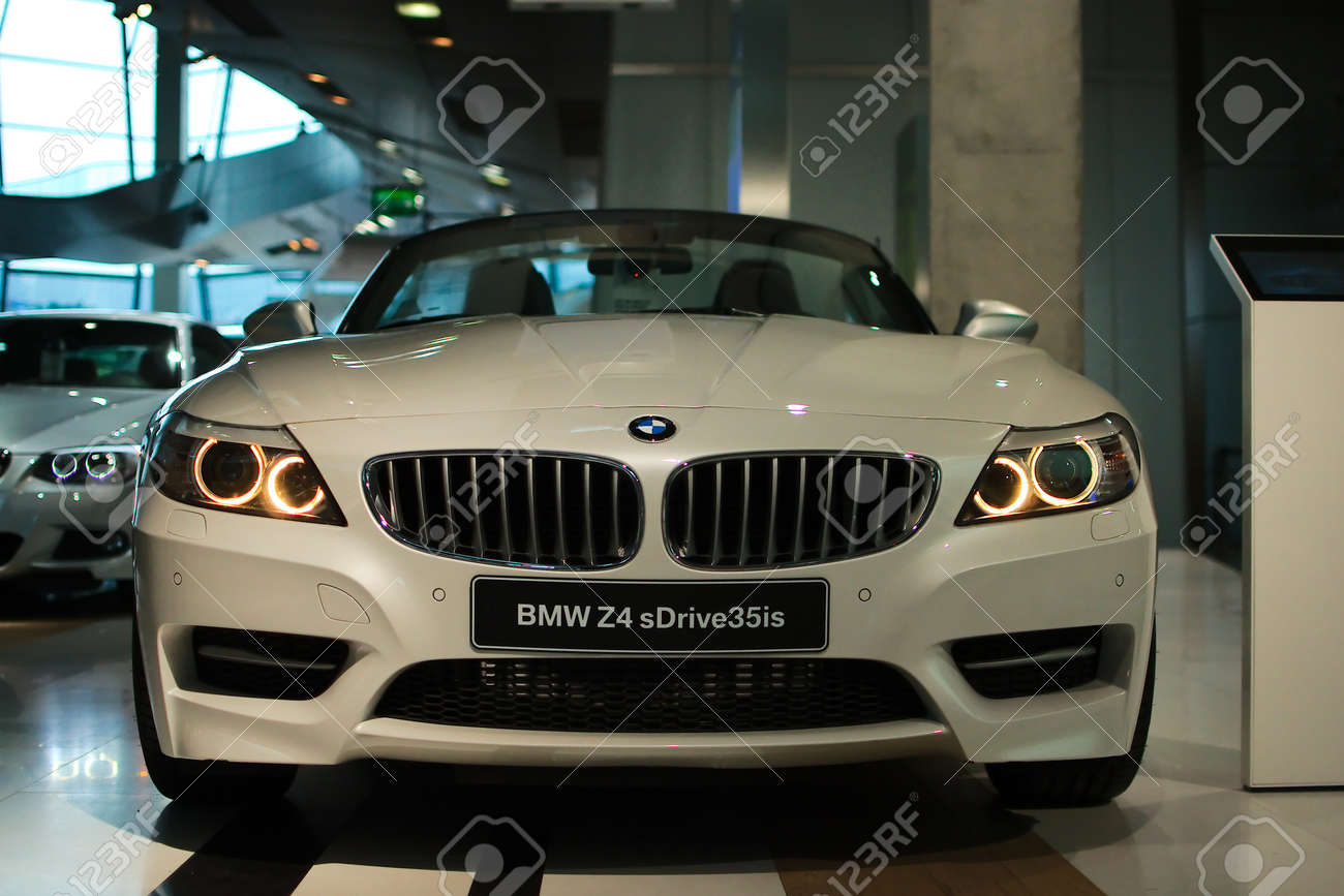 München 19 September Neues Modell Bmw Z4 In Der Bmw Welt Expo