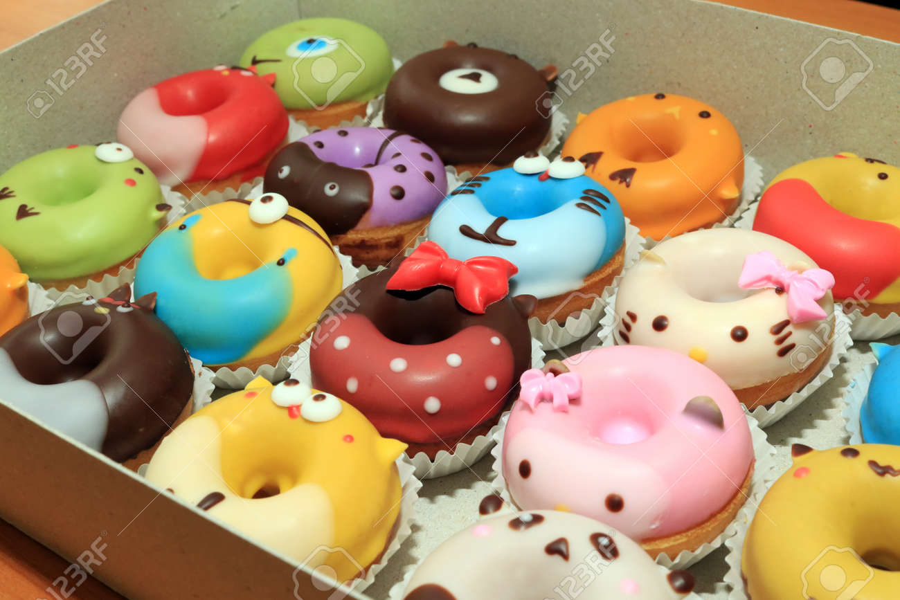 Collection De Beignet Mignon Joli Gateau Pour Les Enfants Anniversaire Partty Donuts De Personnage Enfantin De Dessin Anime Pour Les Enfants Collations Lovely Banque D Images Et Photos Libres De Droits Image