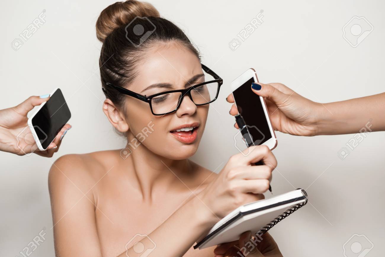 rachel-naked-pictures-on-phone-women