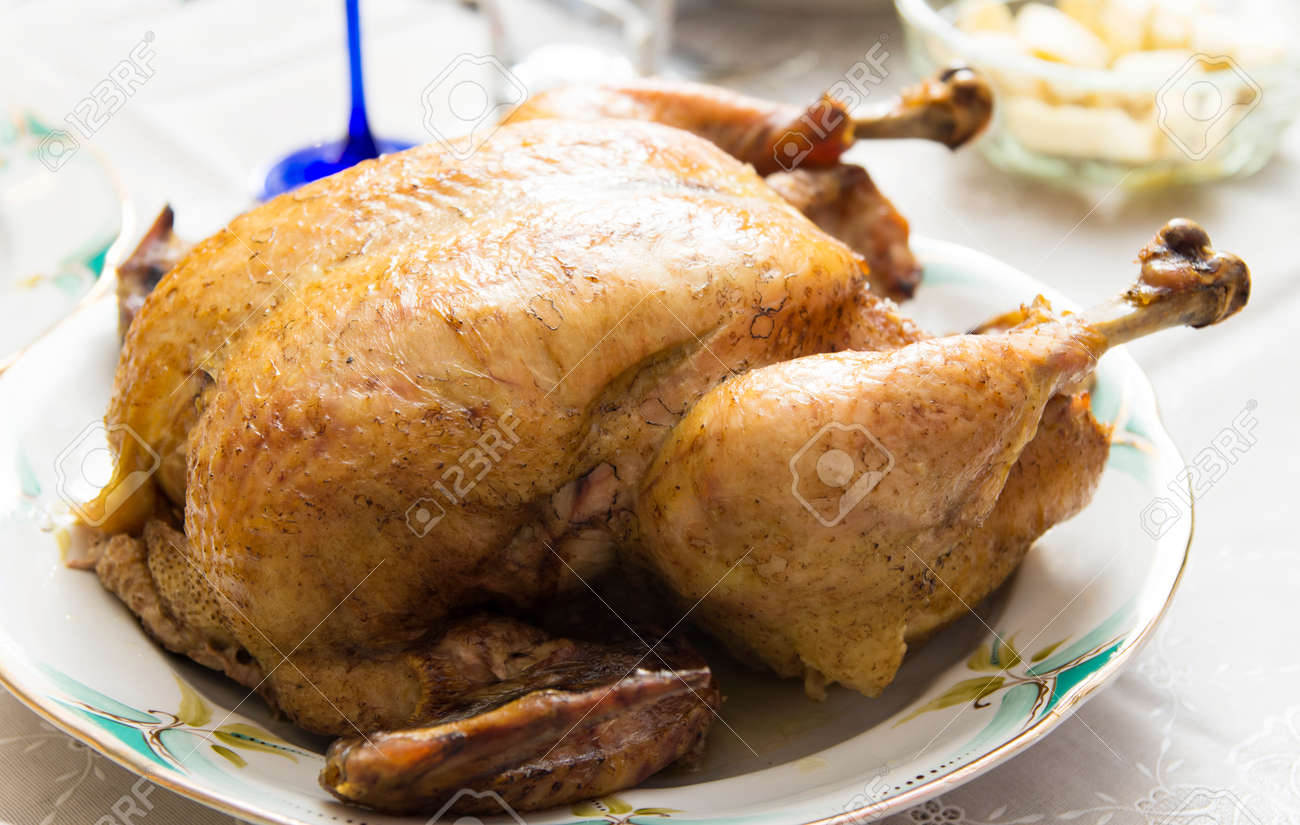 Cooked Chicken on a Whole Dish - 136645613 Cooked Chicken on a Whole Dish - 136645613