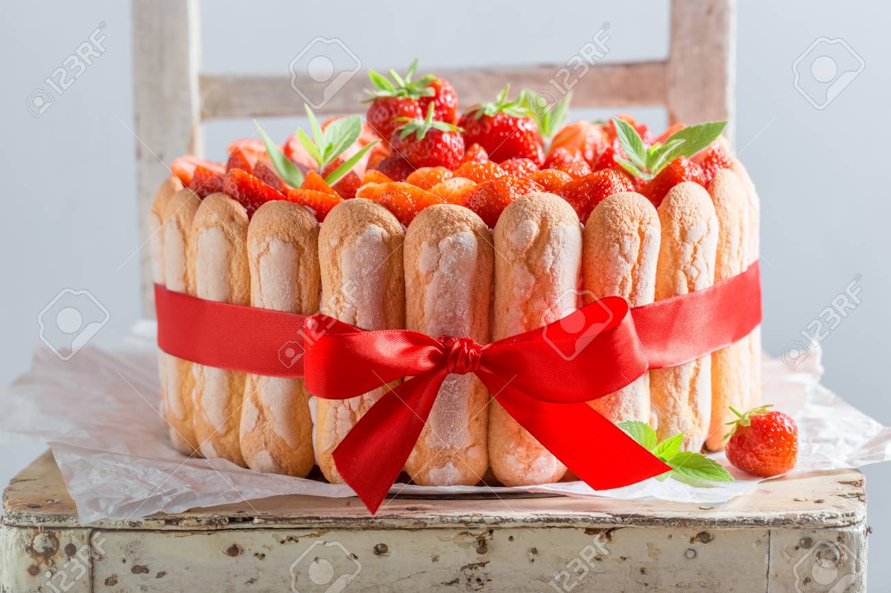 Homemade cake made of fresh fruits and jelly
