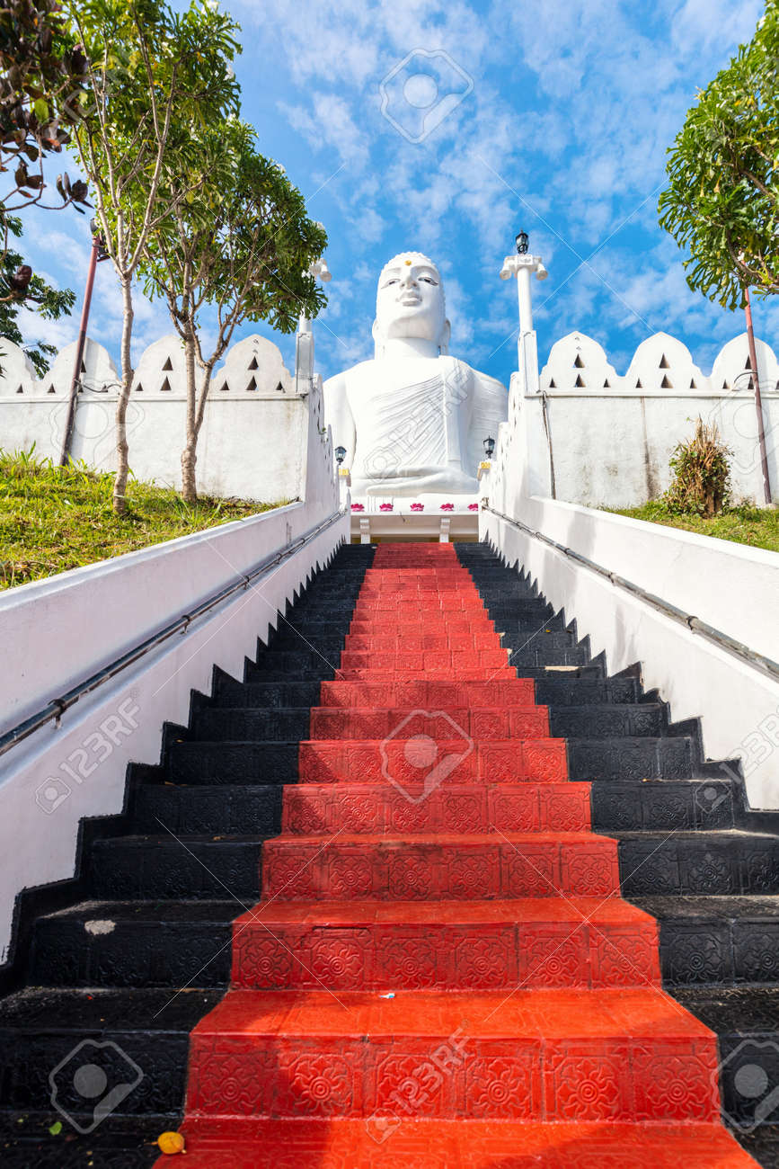White Buddha Statue In Bahirawakanda Temple In Kandy Sri Lanka Stock Photo,  Picture and Royalty Free Image. Image 96012049.