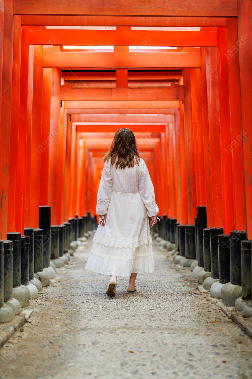 赤い木製鳥居型オブジェ 神事 お稲荷様 日本美術 神聖 礼拝 赤い鳥居が