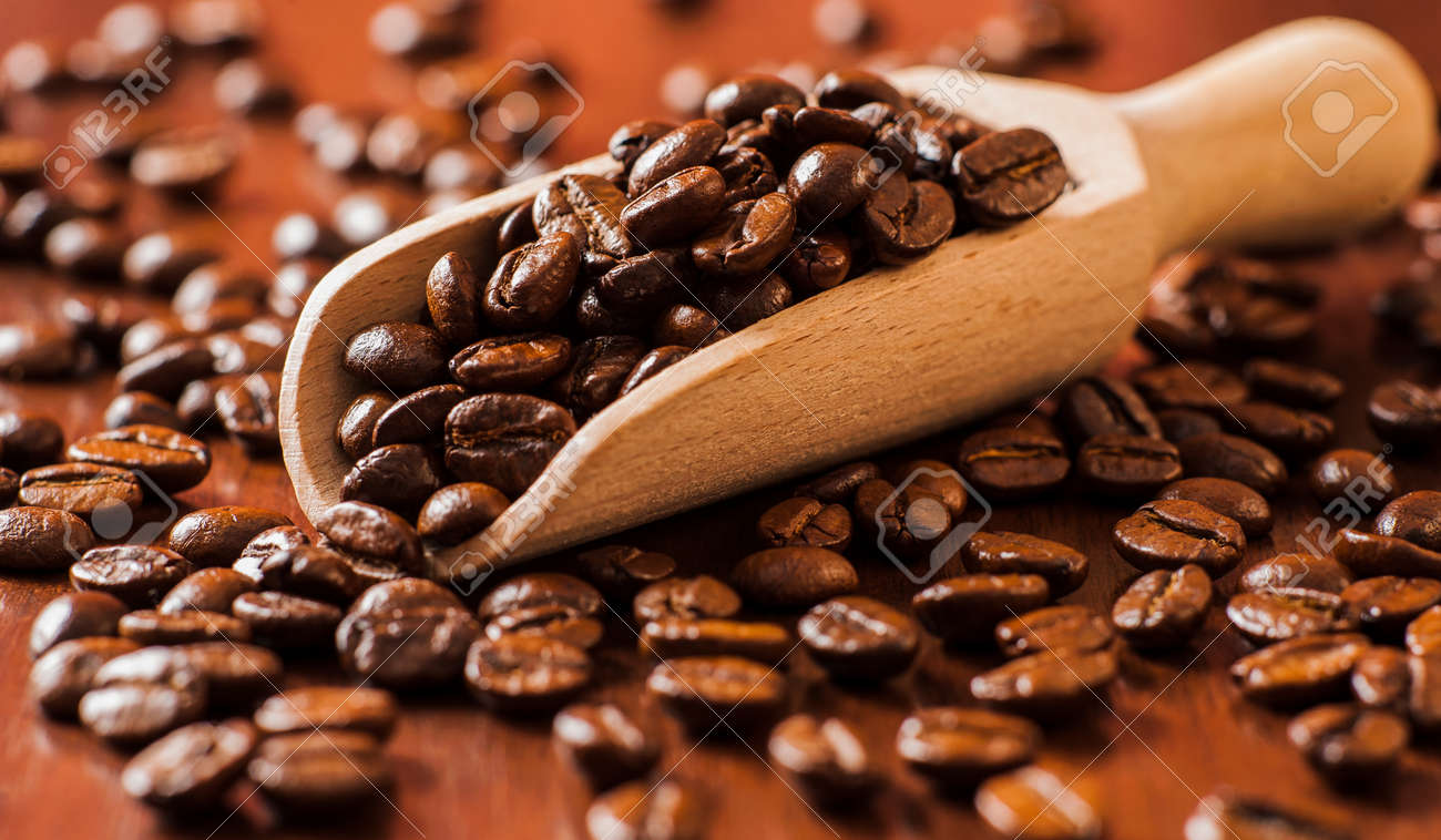 Brown Coffee Beans Background Pattern, European Style PNG Image, image size:1300x758