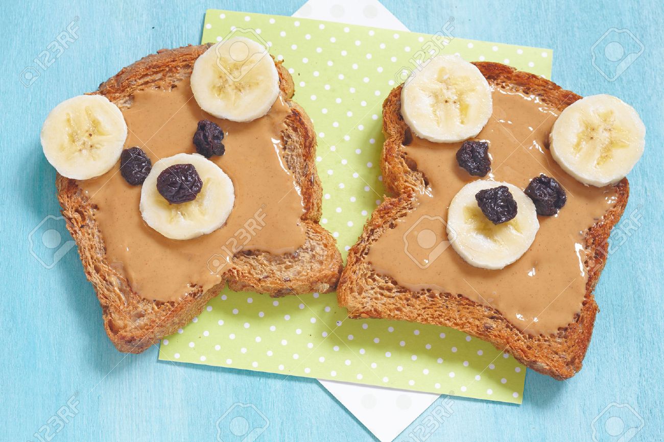 Bear cubs made of whole wheat bread with peanut butter, banana and raisins - 55800327 Bear cubs made of whole wheat bread with peanut butter, banana and raisins - 55800327