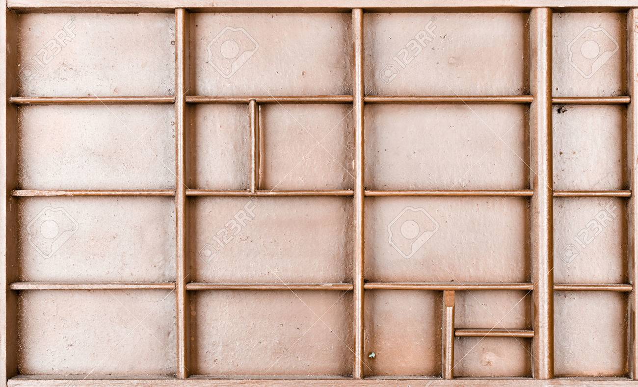 Graines Peintes Peintes En Bois Ou En Bois Vierges Ou Lettres Ou Boites A Collectionner Avec Grand Nombre D Etageres Banque D Images Et Photos Libres De Droits Image