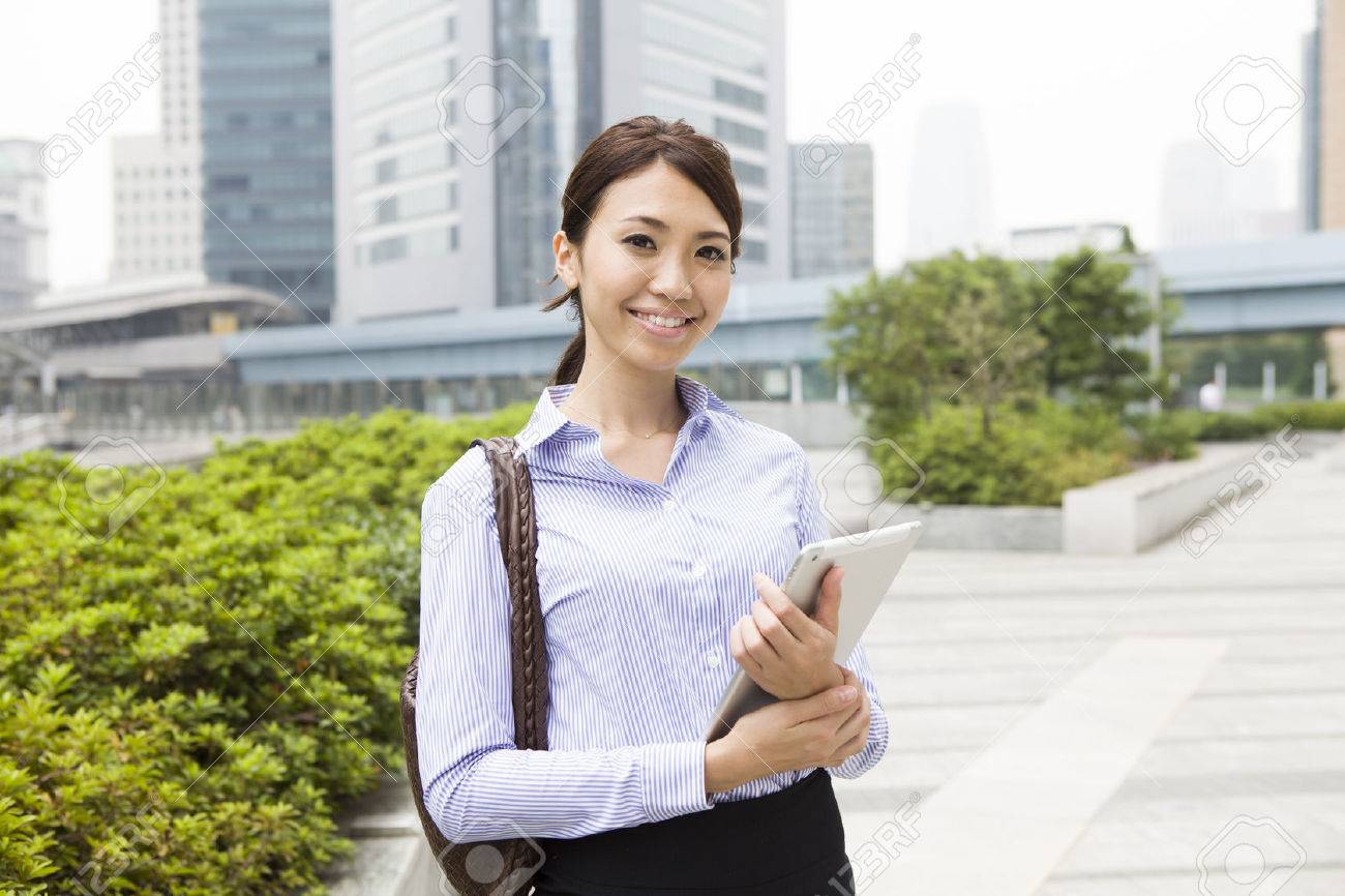 都市で働く女性 の写真素材 画像素材 Image