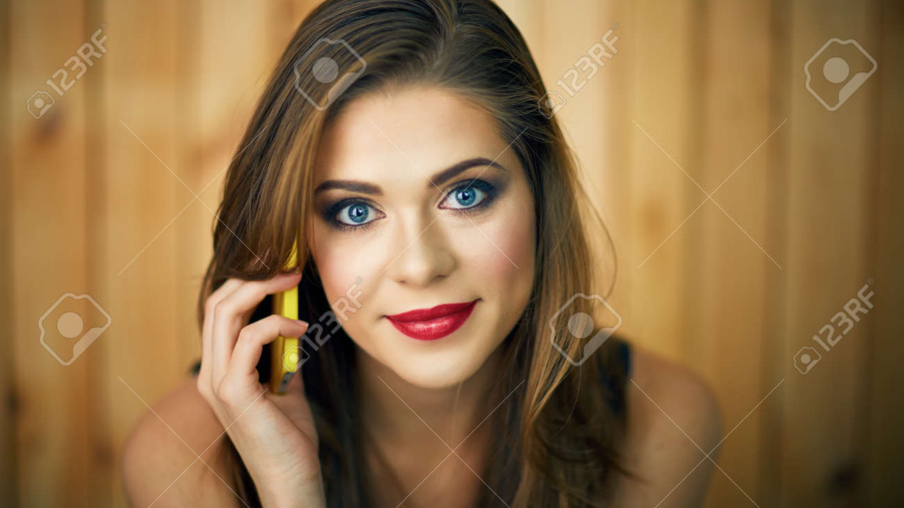 cara sonriente hablando