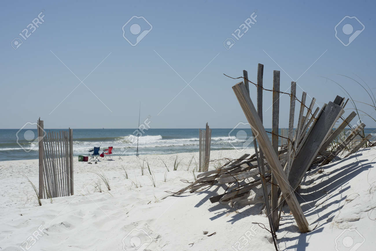 Cañas De Pescar Y Sillas De Playa Listo Para La Acción Cerca De Pensacola, Florida. Fotos, Retratos, Imágenes Y Fotografía De Archivo Libres De Derecho. Image 18958495. Cañas De Pescar Y Sillas De Playa Listo Para La Acción Cerca De Pensacola, Florida. Fotos, Retratos, Imágenes Y Fotografía De Archivo Libres De Derecho. Image 18958495.