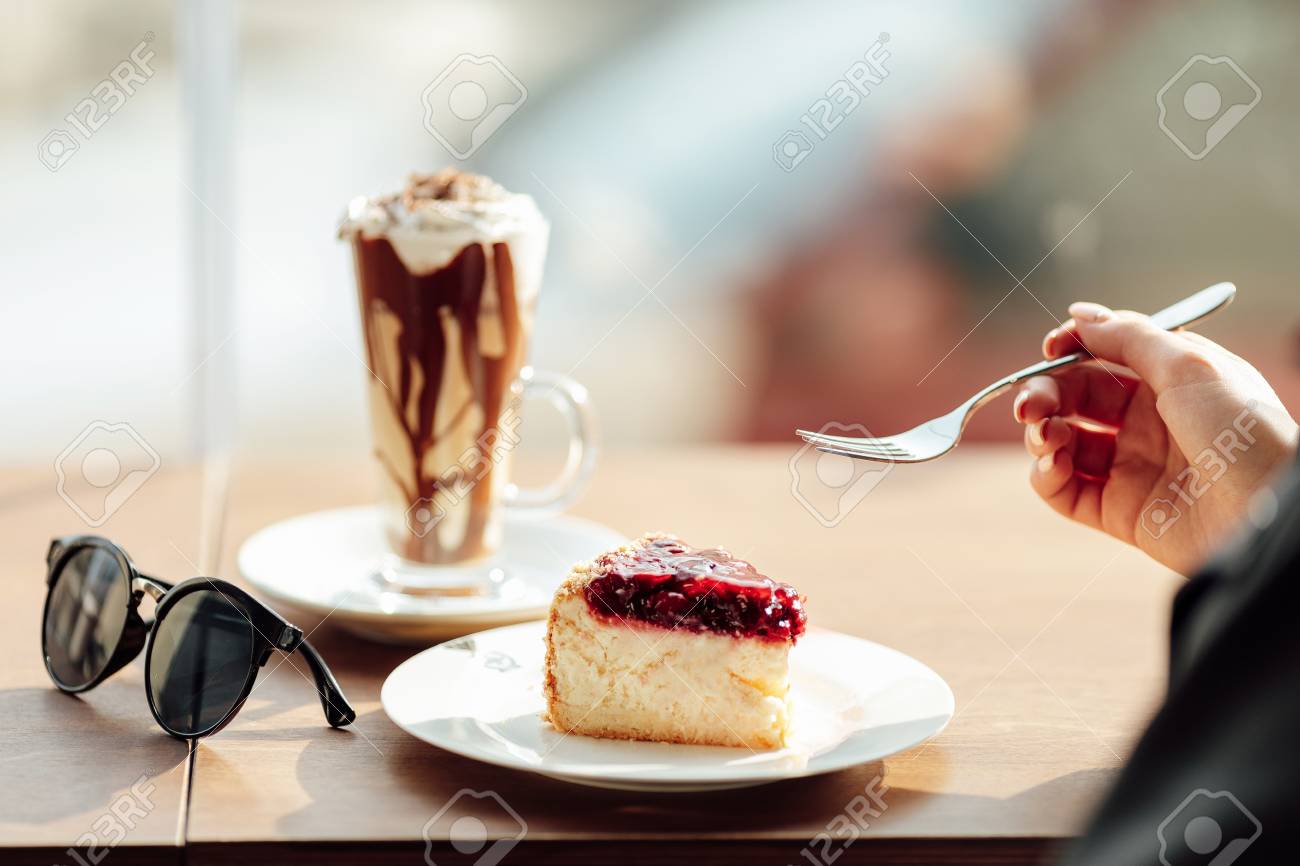 Girl Cake Delicious Girl Cake Delicious