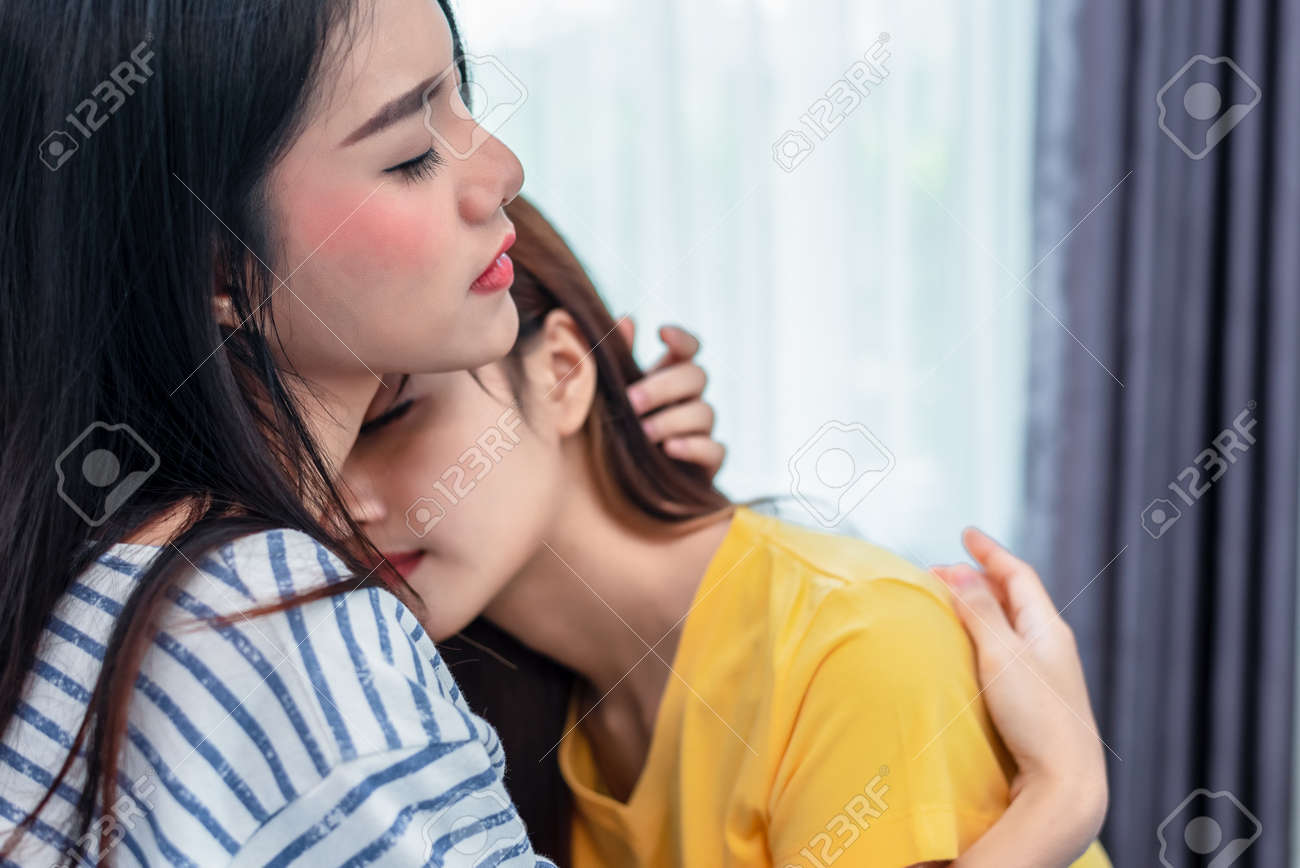 Asian Lesbian Kissing