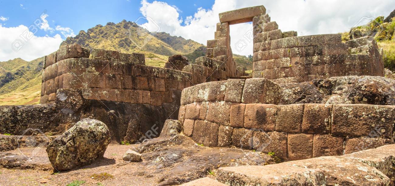 南米ペルー インカの聖なる谷の遺跡 の写真素材 画像素材 Image